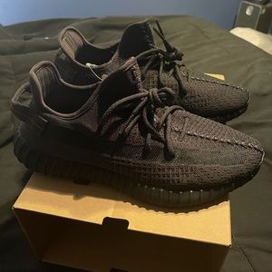 Adidas Yeezy Boost 350 v2 sneakers
